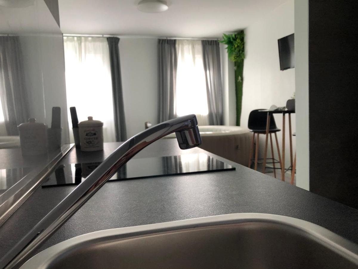 Apartment Zagreb Jacuzzi Εξωτερικό φωτογραφία